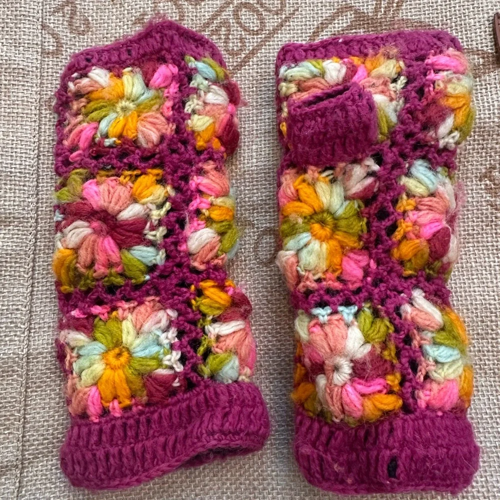 Turtle Fur lined Crochet Nepal Tara Hand Knit Wool Fingerless Mittens Gloves NWT